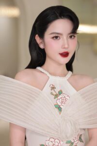 Nàng WAGs 2: Chu Thanh Huyền